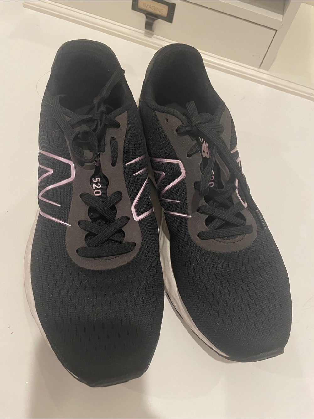 New Balance W520LB8 Women’s size US 11, EU 43, US Men’s 9.5 Black Sneakers. GUC